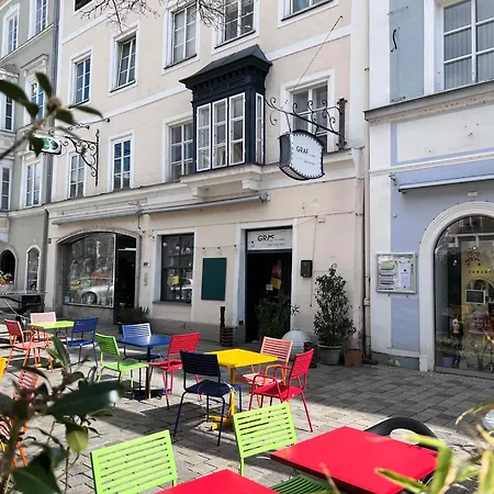 Grosse Im Zentrum Von Braunau Am